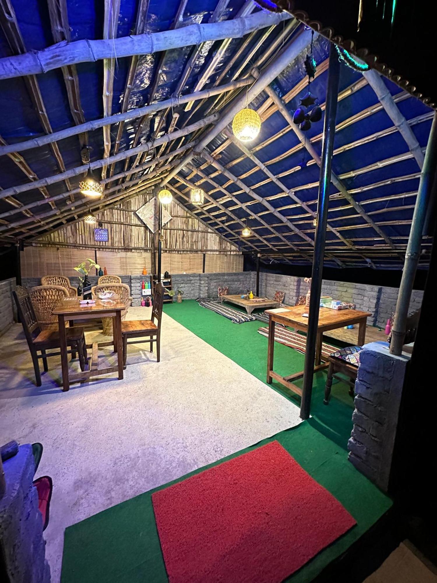 Хостел Dreamwoods A Travellers Farm Дармсала Экстерьер фото